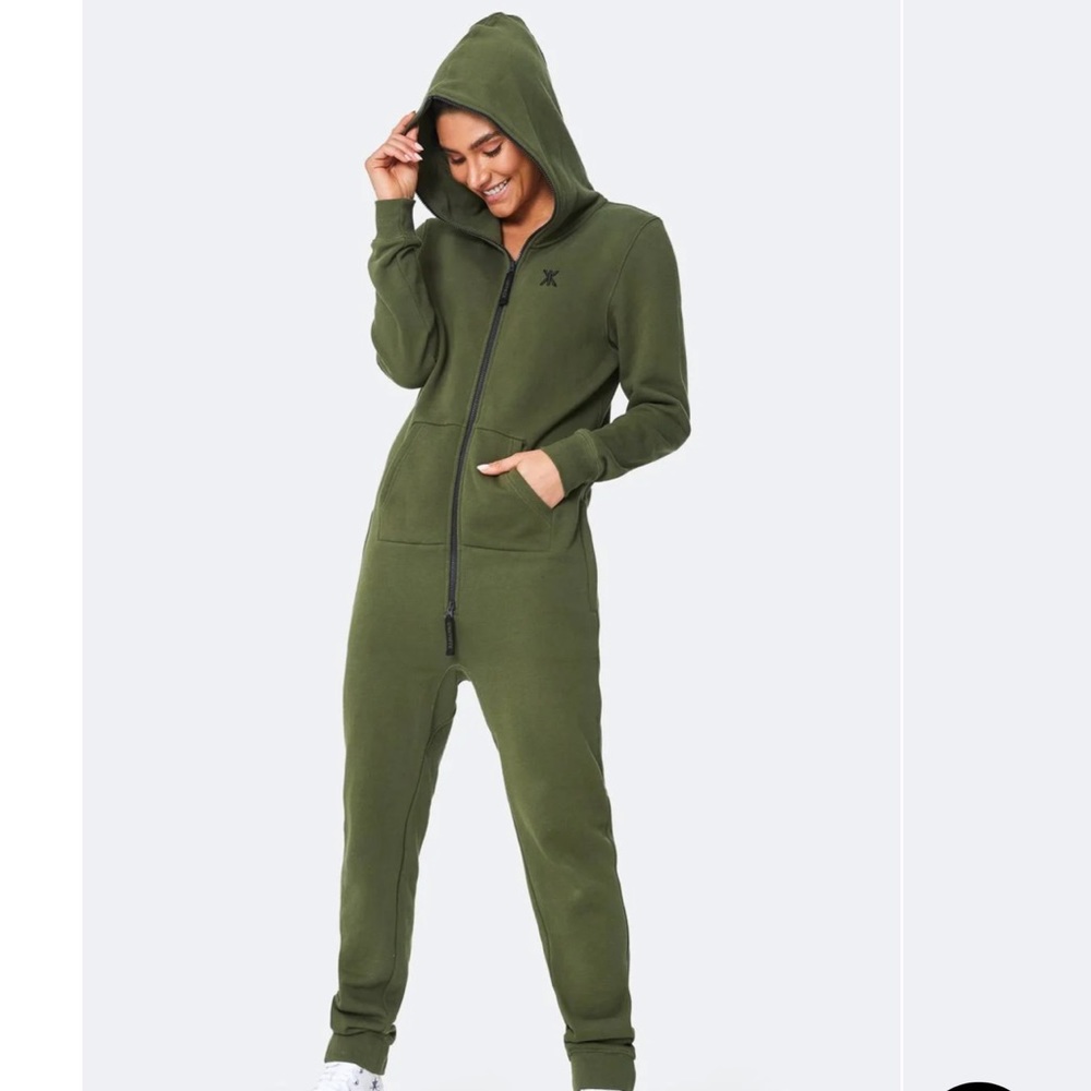 Onepiece zip up onesie in green